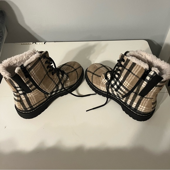 Torrid Plaid Combat Boots - Beige, Cream, Black - Women’s 7.5WW (Extra Wide) - Picture 6 of 10